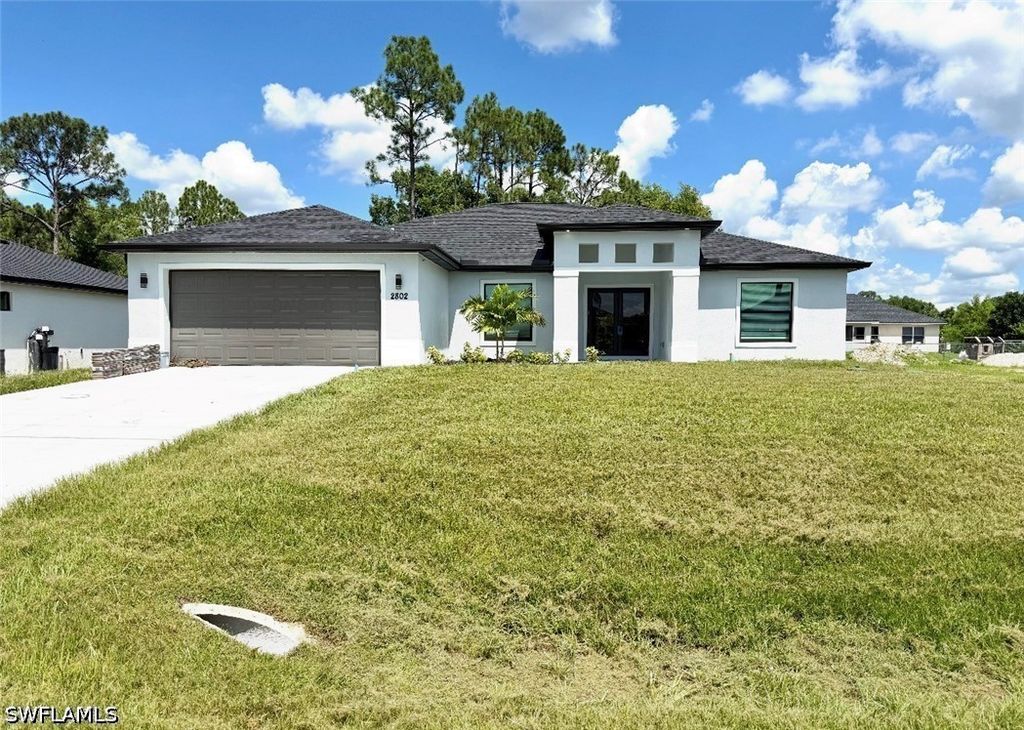 2802 10th St W, Lehigh Acres
