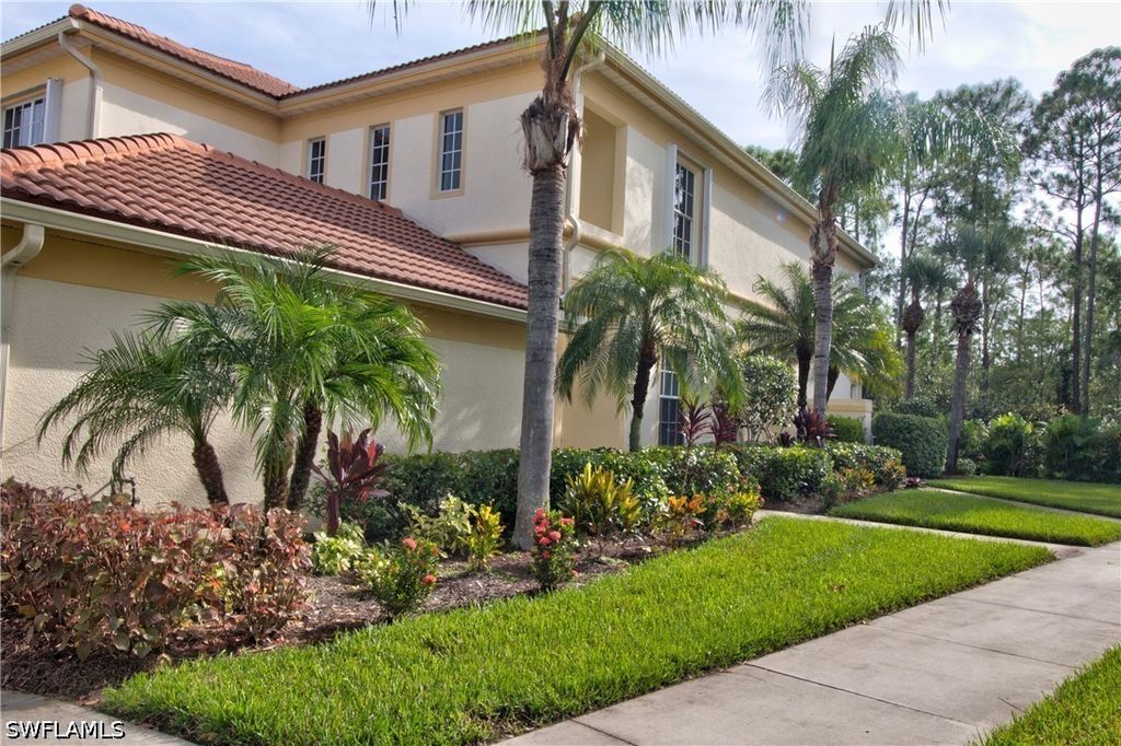 7848 Clemson St 6-202, Naples