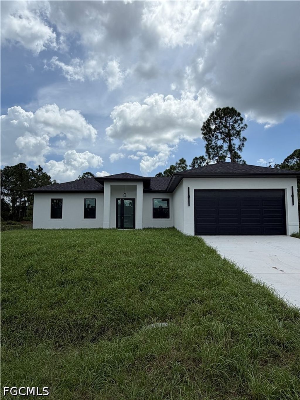 1052 Grove St E, Lehigh Acres