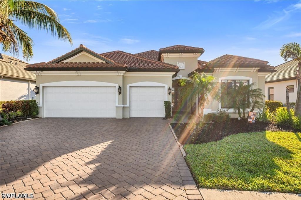 2324 Grenadines Way, NAPLES