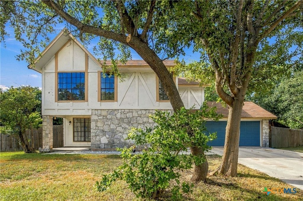 310 Park Village Lane, Seguin