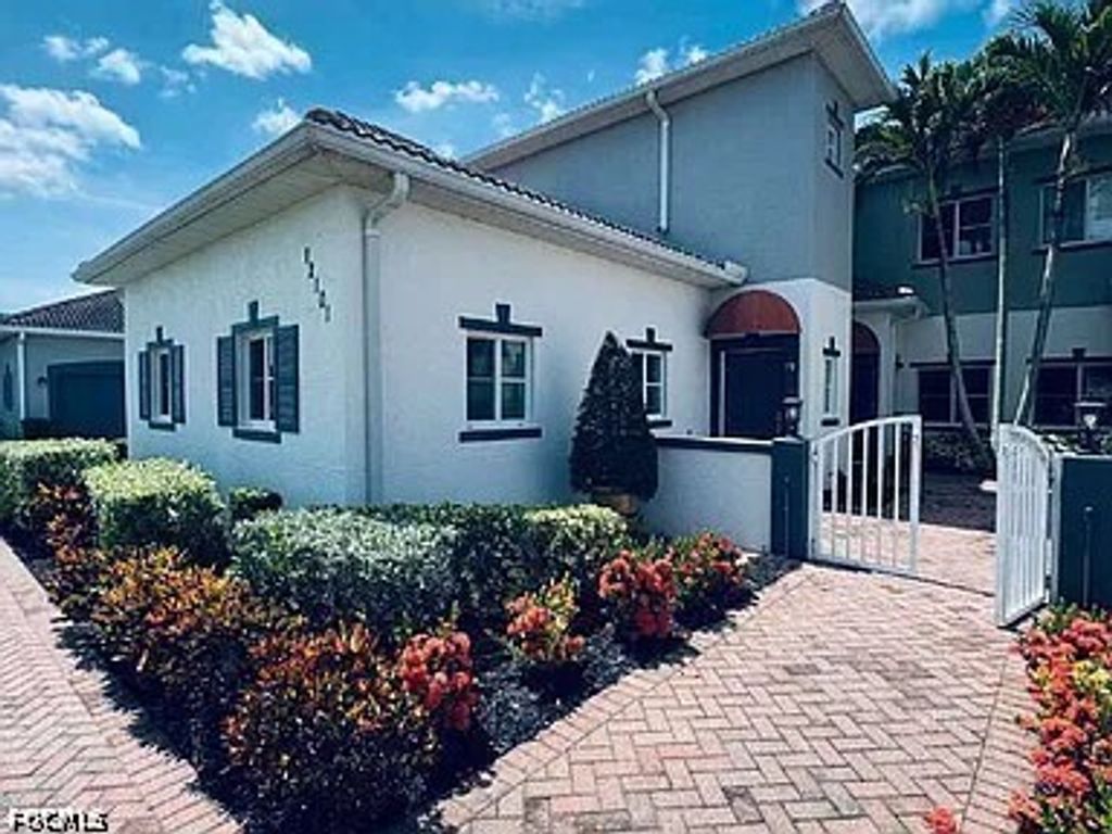 12101 Santaluz Dr 201, Fort Myers