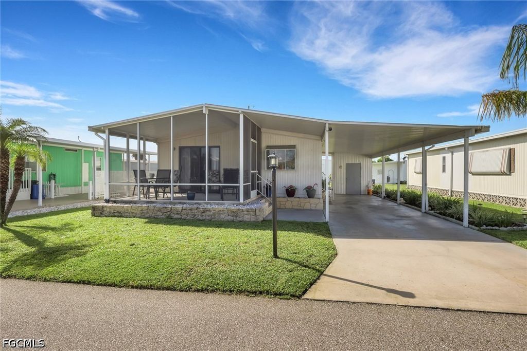 3390 Galaxy Way, North Fort Myers