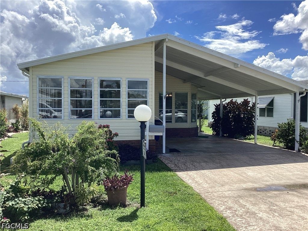 9742 Sugarberry Way, FORT MYERS