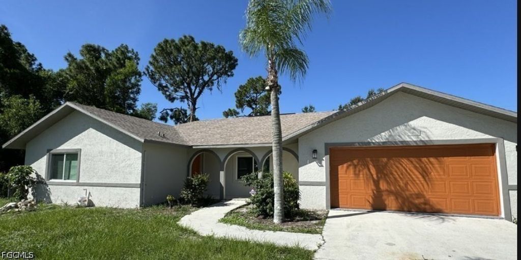 5015 Lee Blvd, Lehigh Acres