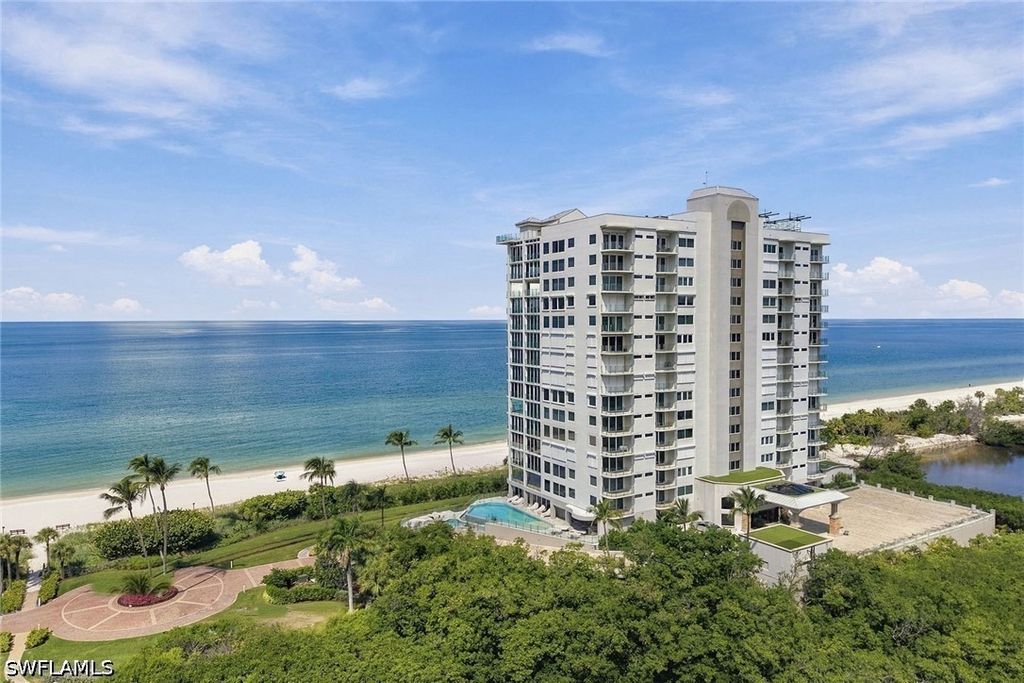 10 Seagate Dr 6n, Naples