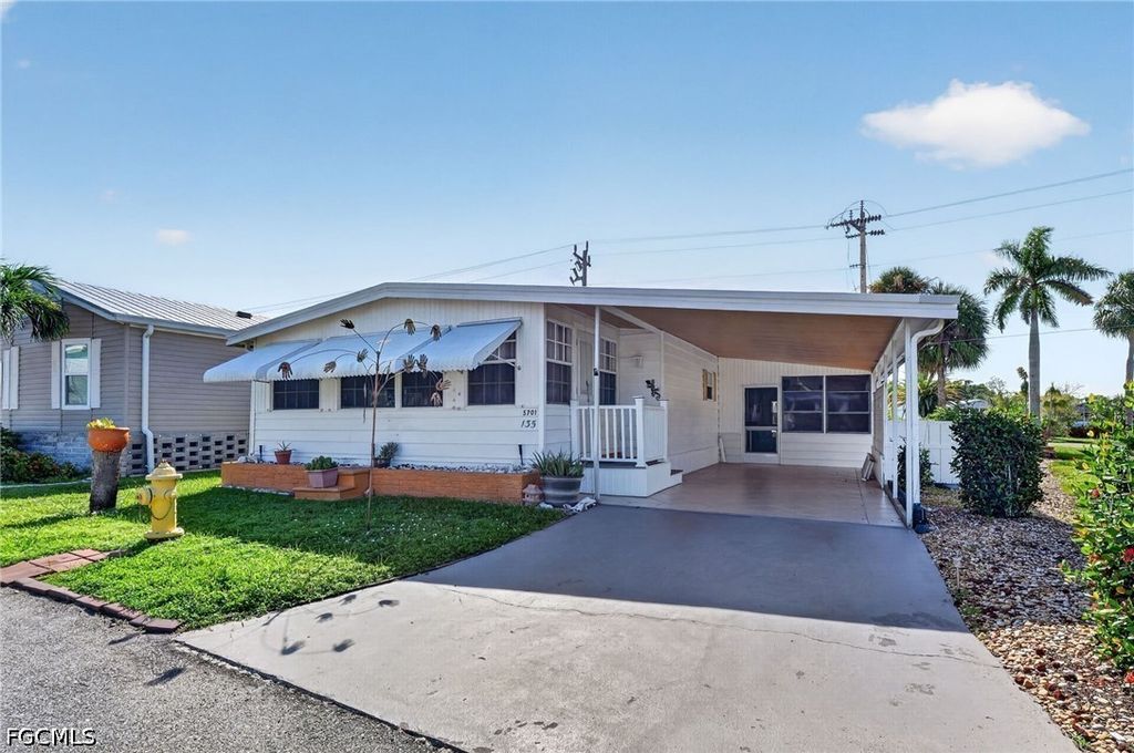 5701 Captain John Smith Loop, NORTH FORT MYERS