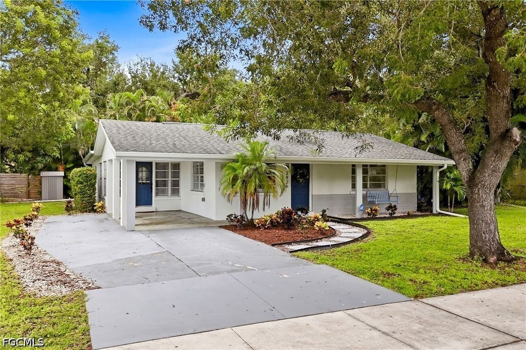 2926 Holly Rd, FORT MYERS