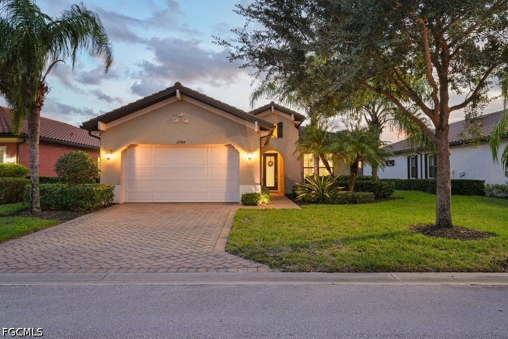 12766 Fairington Way, Fort Myers