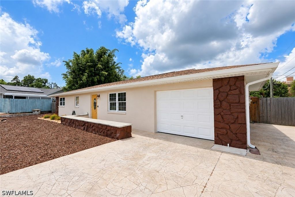 18386 Ostego Dr, Fort Myers