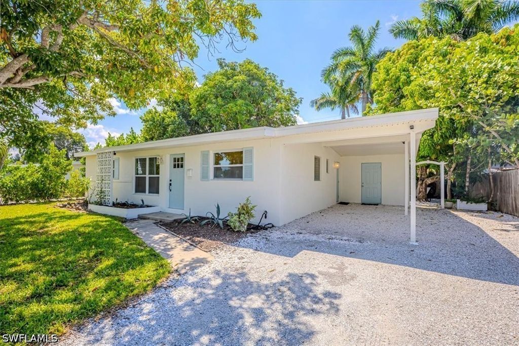 1960 Estey Ave, Naples