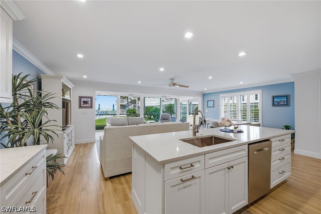 2875 Gulf Shore Blvd N 106, Naples