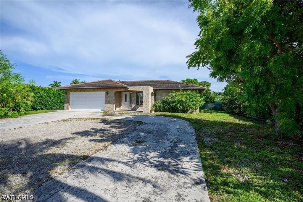 350 Columbus Way, Marco Island