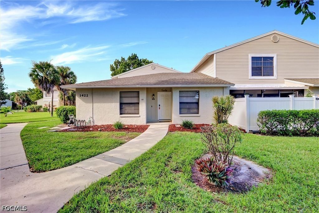 1422 Sw 50th St 66, CAPE CORAL
