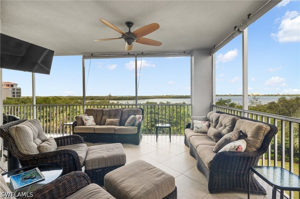 201 Vintage Bay Dr B 18, Marco Island