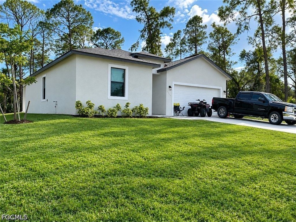 8056 Sherwood Cir, Labelle