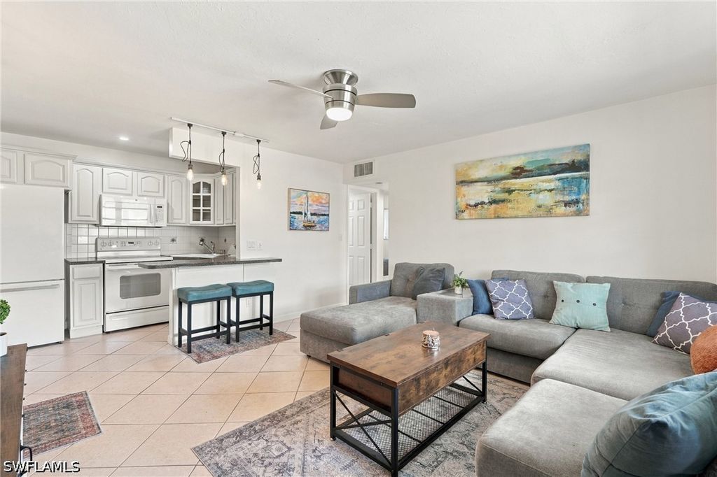457 Tallwood St 408, Marco Island