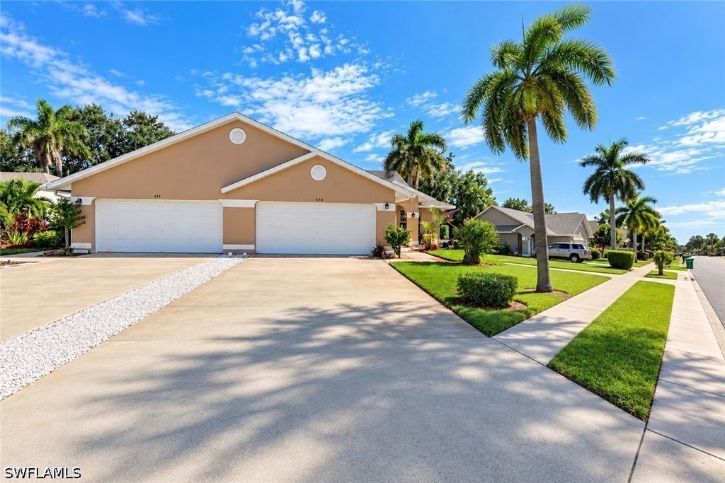 430 Saint Andrews Blvd 6, NAPLES