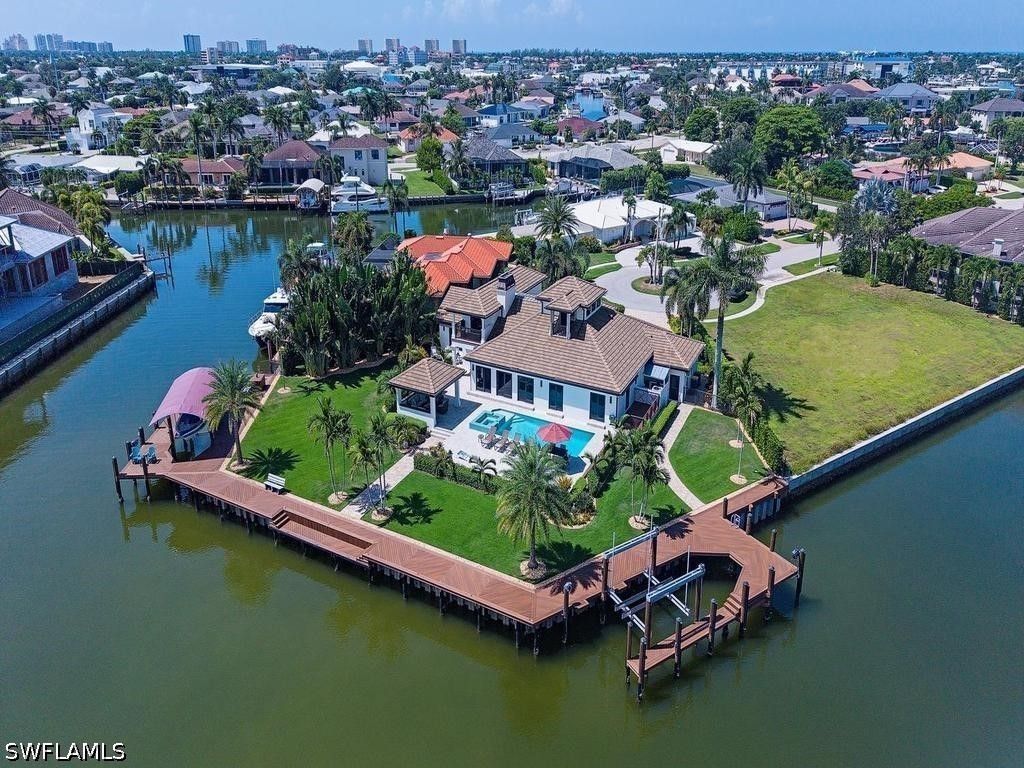 919 Sundrop Ct, Marco Island