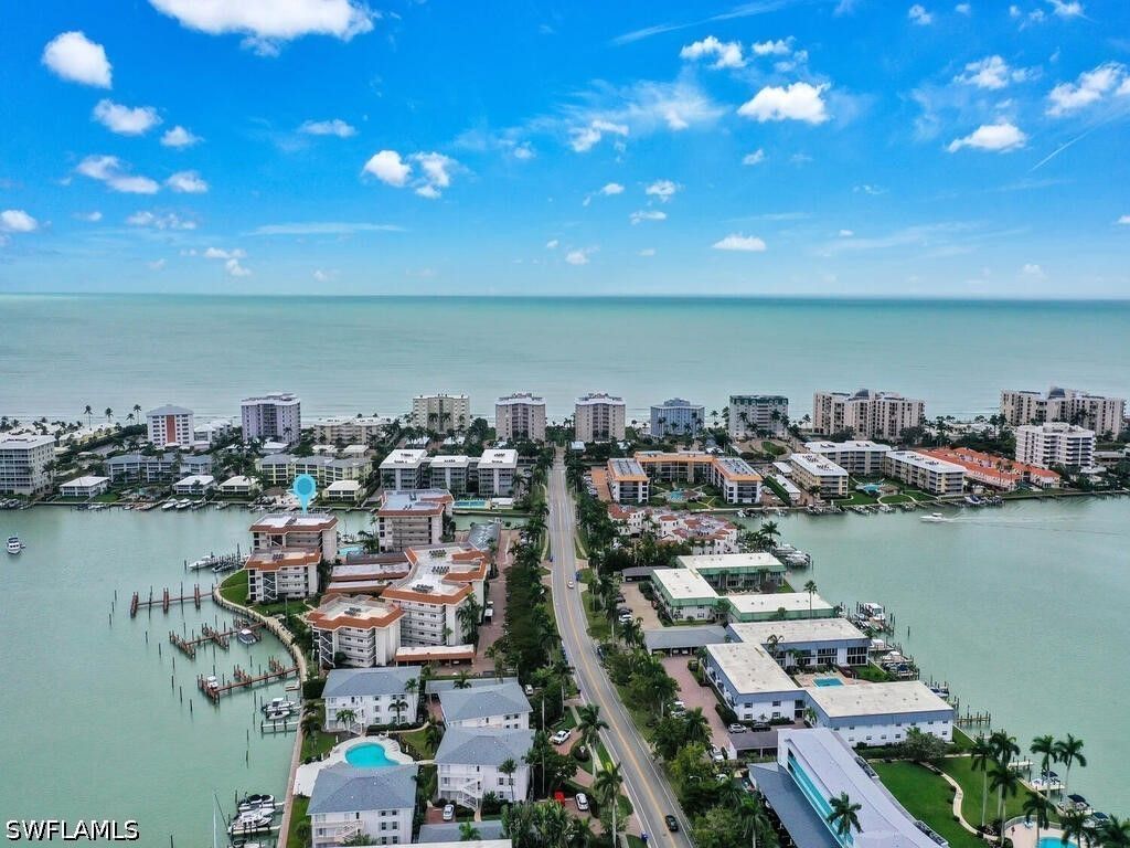 222 Harbour Dr 103, NAPLES