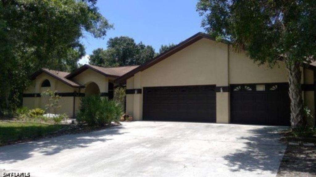 4555 Skates Cir, Fort Myers
