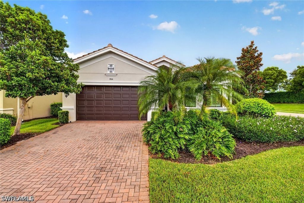 3804 Columbia Ct, Naples