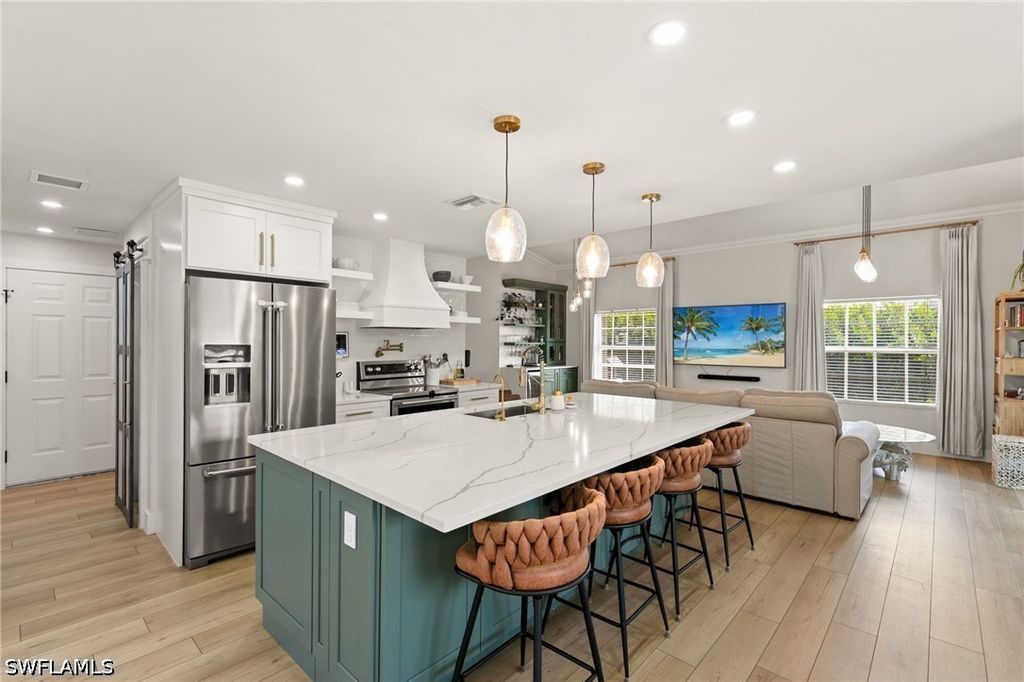 3745 Weymouth Cir, Naples