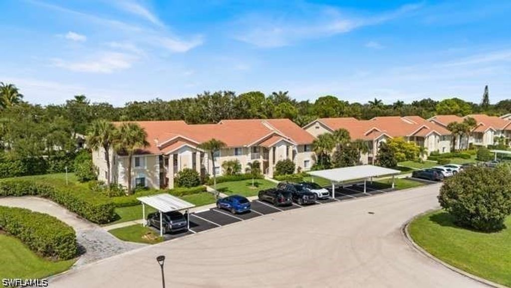 7701 Jewel Ln 202, NAPLES