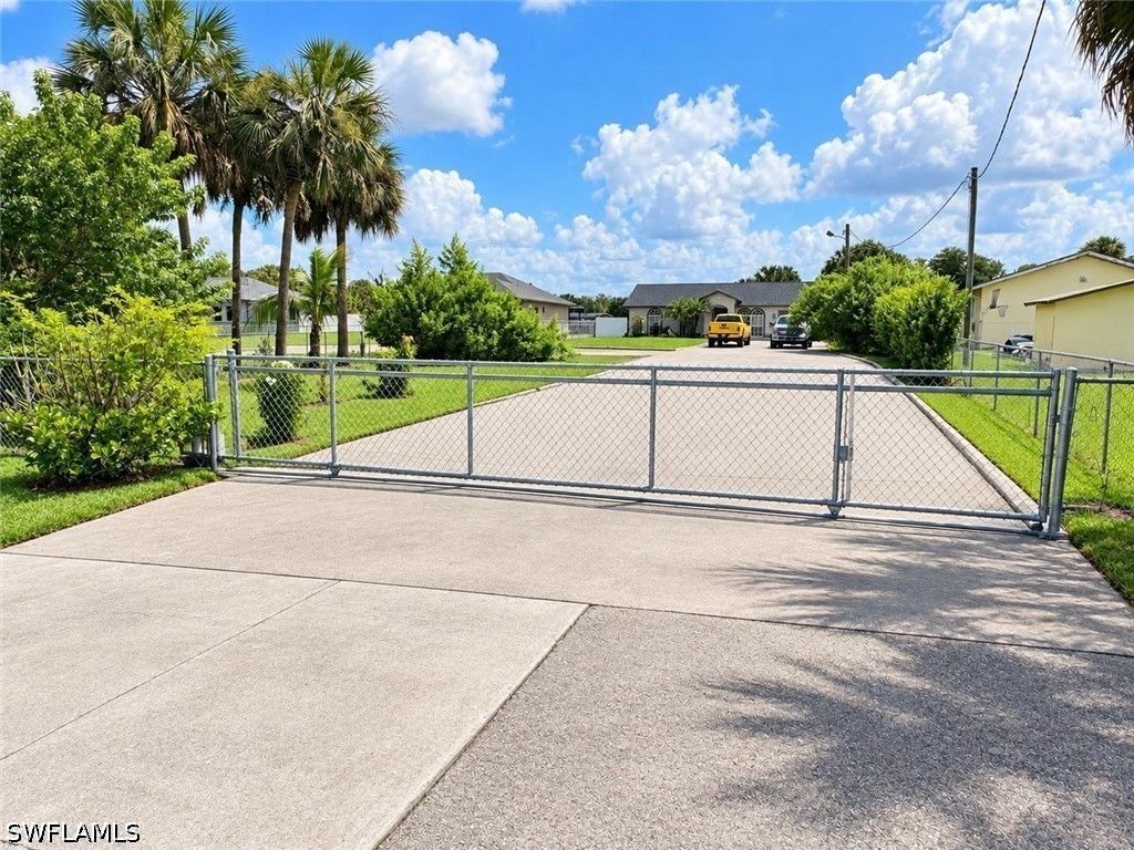 3180 Everglades Blvd S, Naples