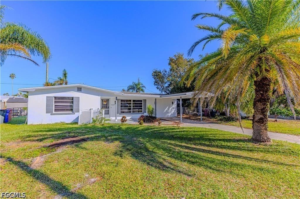 1637 Winkler Ave, FORT MYERS