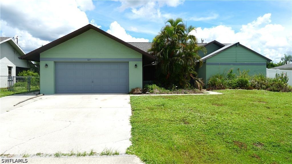 127 Se 12th Pl, Cape Coral