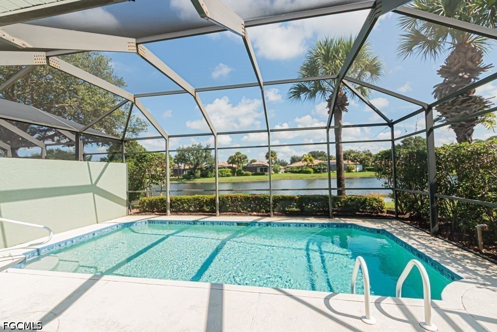 10615 Camarelle Cir, FORT MYERS