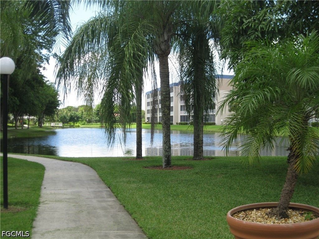 14831 Park Lake Dr 102, FORT MYERS