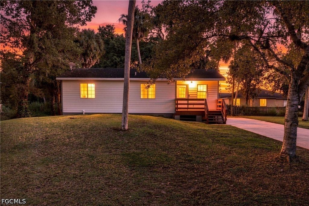 3711 Teakwood St, Fort Myers