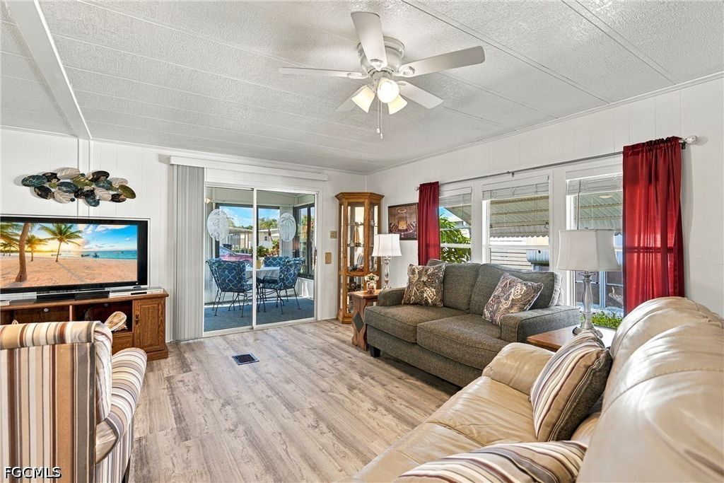 26038 Princess Ln, Bonita Springs