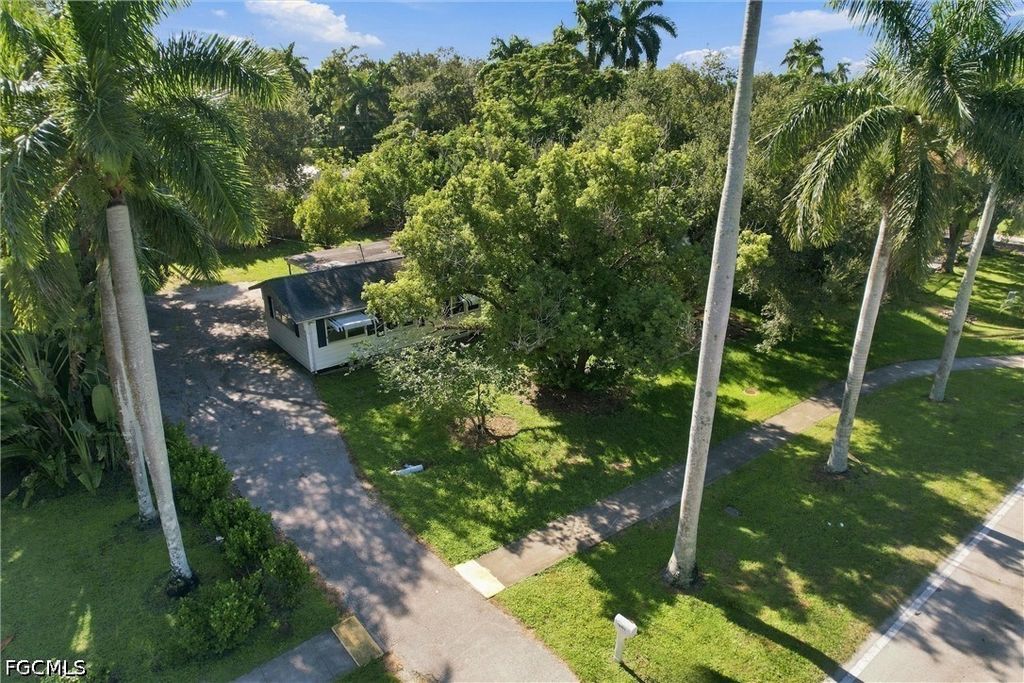 10461 Mcgregor Blvd, Fort Myers