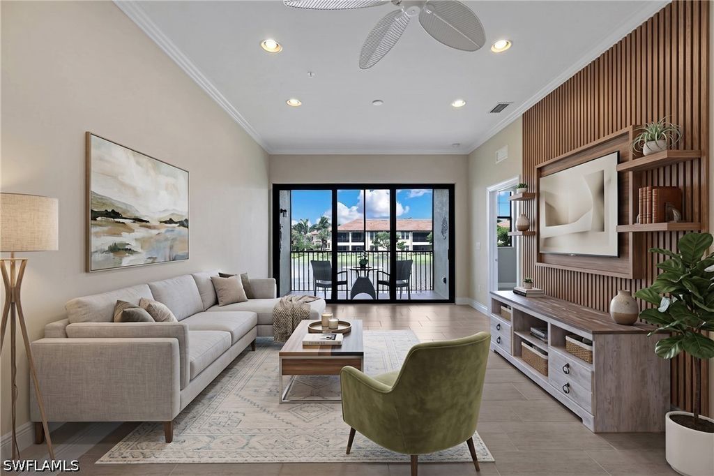 15114 Palmer Lake Cir 203, Naples