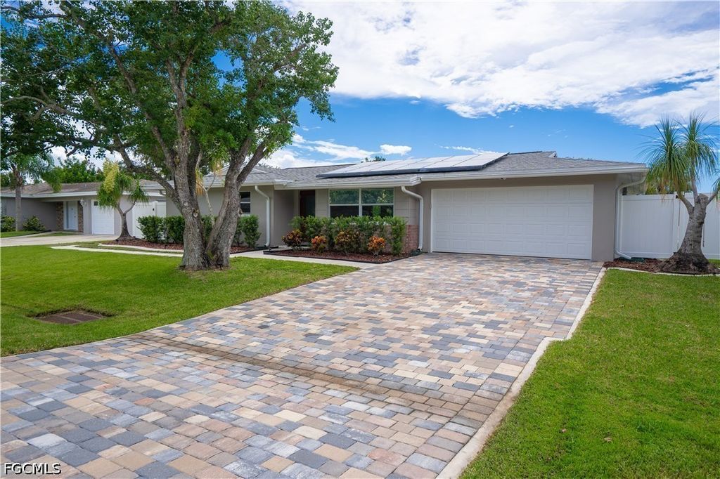 1640 N Flossmoor Rd, FORT MYERS
