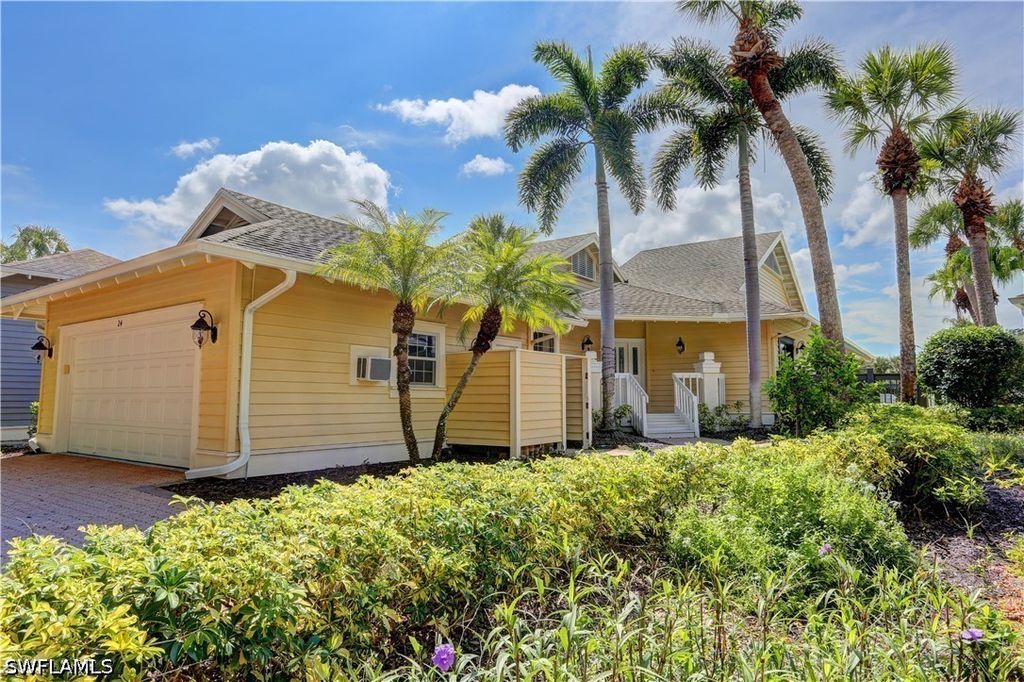 24 Golf Cottage Dr, Naples