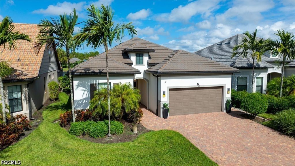 7564 Winding Cypress Dr, NAPLES