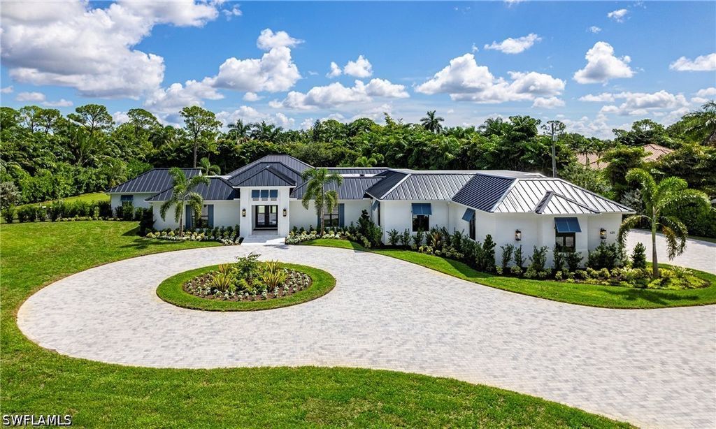 620 Carica Rd, Naples