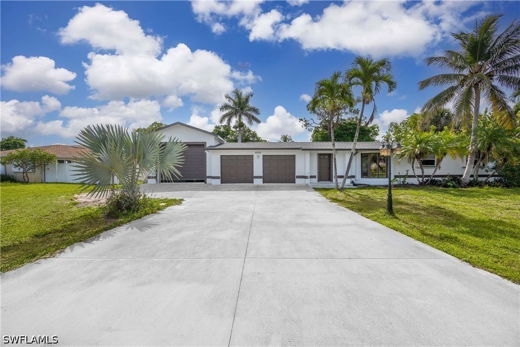 4656 Capri Dr, Naples