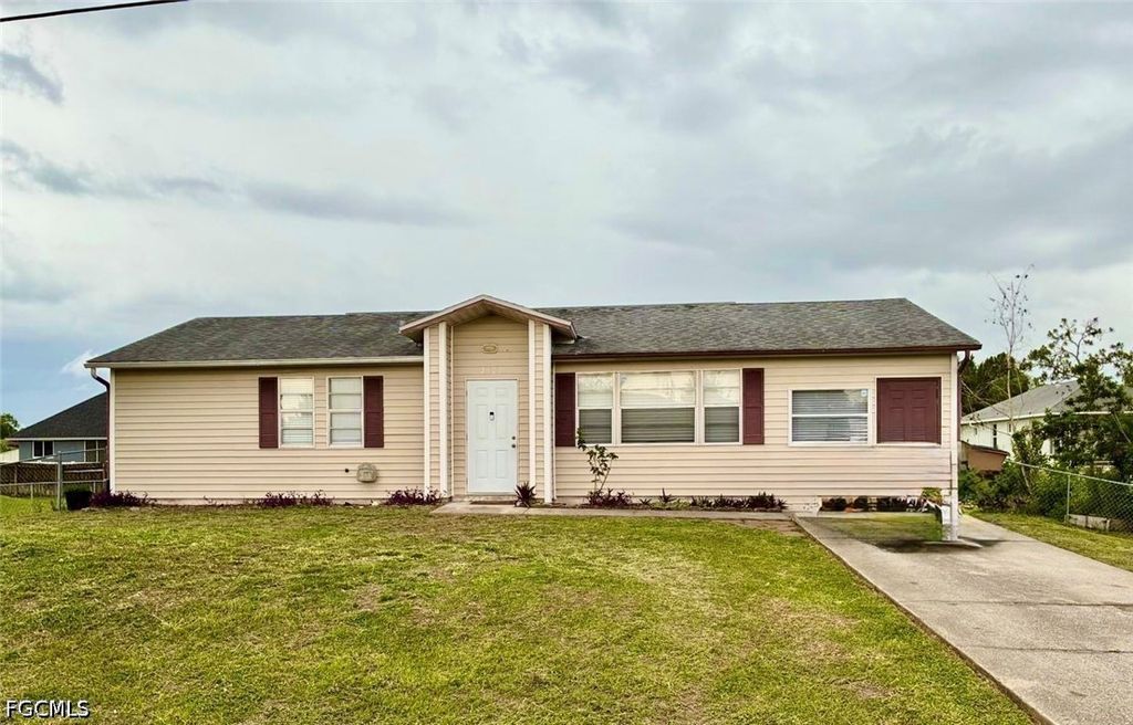 3409 23rd St W, Lehigh Acres