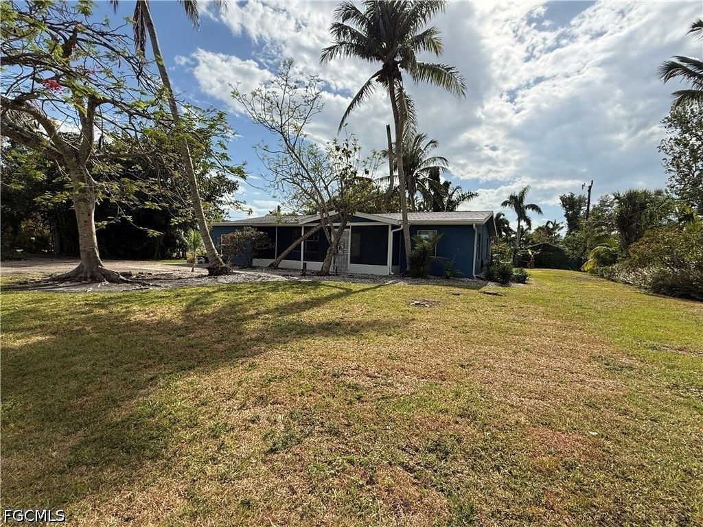 10899 Russell Rd, BOKEELIA
