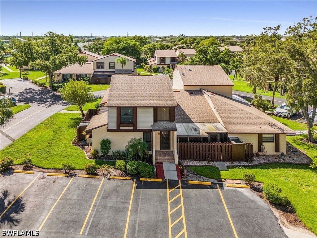 703 Se 12th Ave 69, Cape Coral