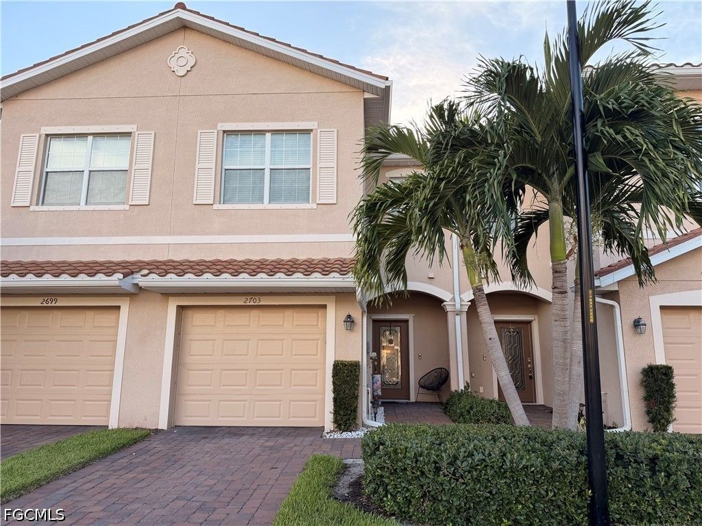 2703 Blossom Way, NAPLES