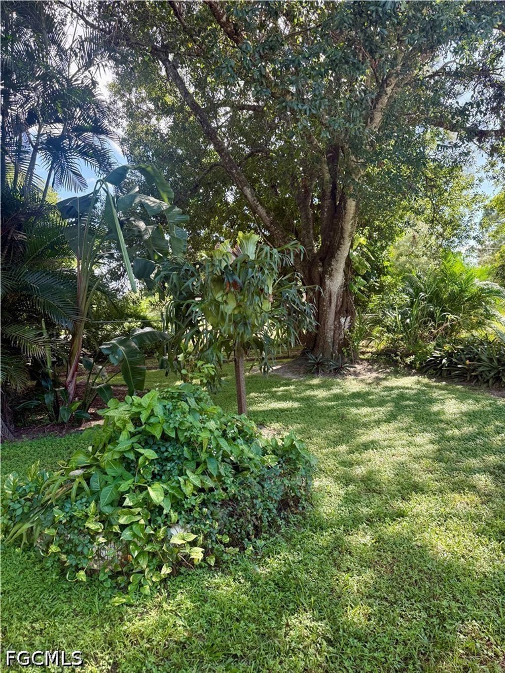 8180 Breeze Dr, North Fort Myers