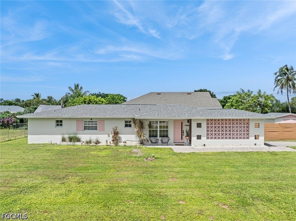 8071 San Carlos Blvd, FORT MYERS