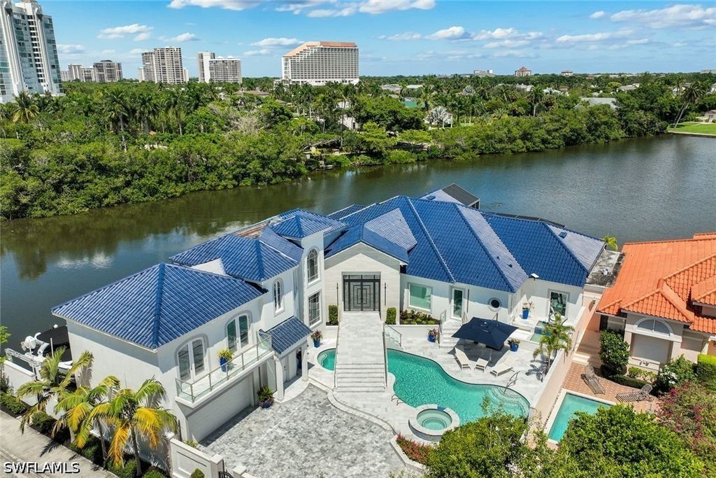 4900 Gulf Shore Blvd N, Naples