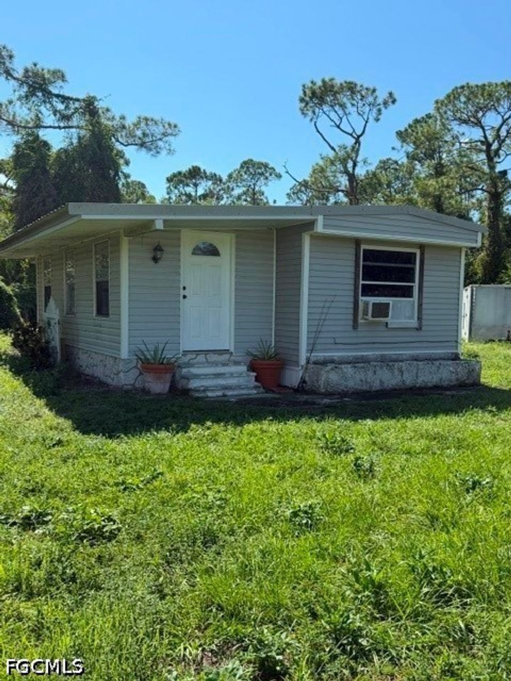18341 Wayne Dr, North Fort Myers